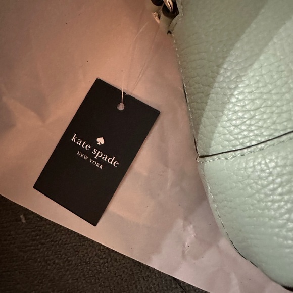NWT Kate Spade Hanna crossbody
Has adjustable strap
Pebbled leather
mint green - Picture 3 of 7